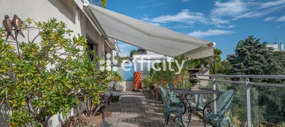 Apartamento de 2 dormitorios en Marseille, France No. 322784 3