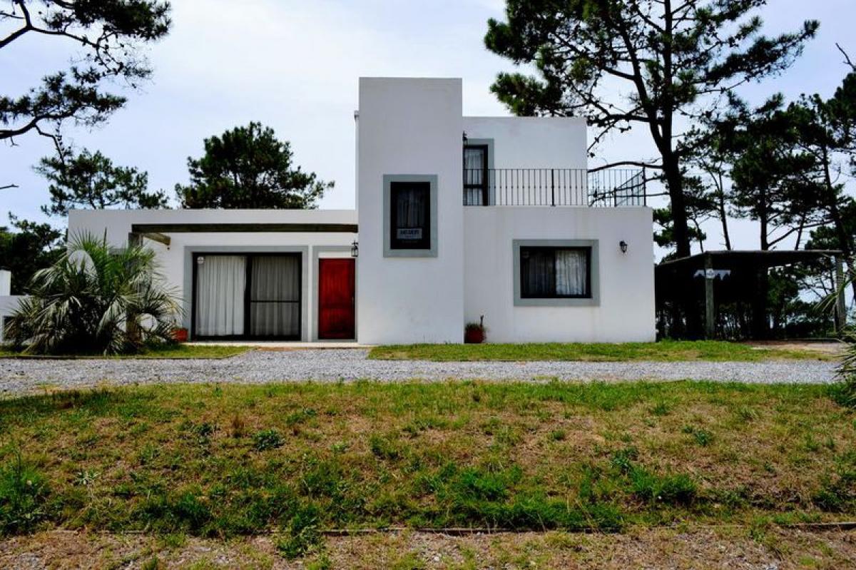 3 bedrooms House in Maldonado, Uruguay No. 2516