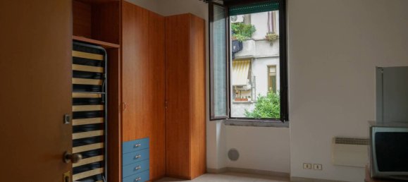 1 bedroom Apartment in Milan, Italy No. 294603 3