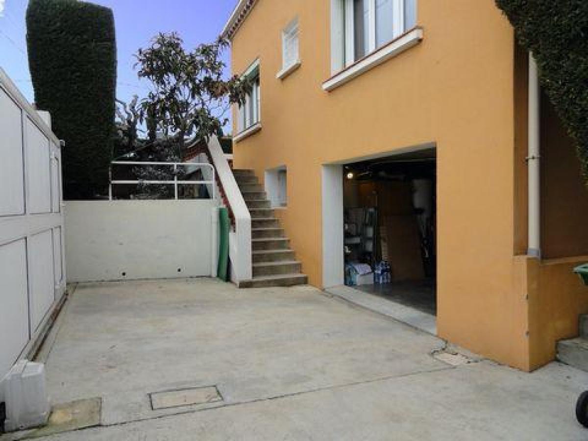 4 bedrooms House in Beziers, France No. 24446