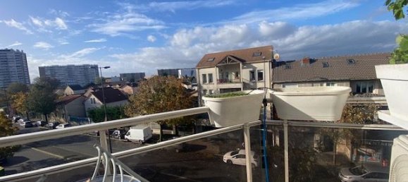 1 bedroom Apartment in Bobigny, France No. 182341 3