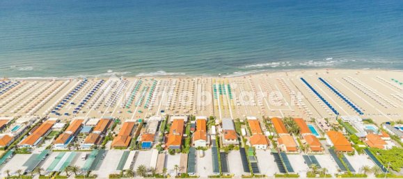 5 rooms Commercial property in Camaiore, Italy No. 232500 40