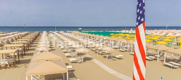 5 rooms Commercial property in Camaiore, Italy No. 232500 4