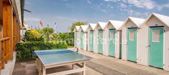 5 rooms Commercial property in Camaiore, Italy No. 232500 14