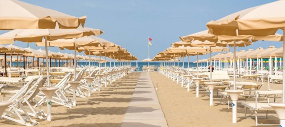 5 rooms Commercial property in Camaiore, Italy No. 232500 5