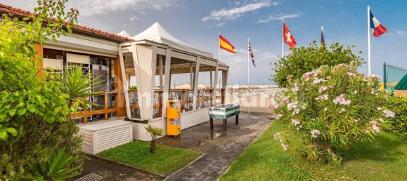 5 rooms Commercial property in Camaiore, Italy No. 232500 24