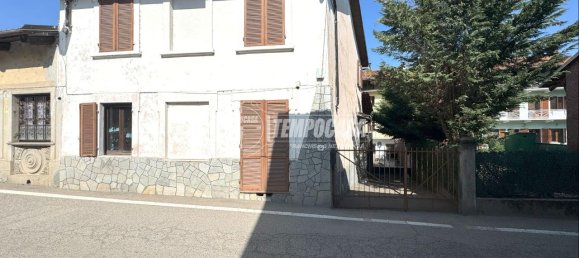 Casa de 5 habitaciónes en Caravino, Italy No. 35979 12