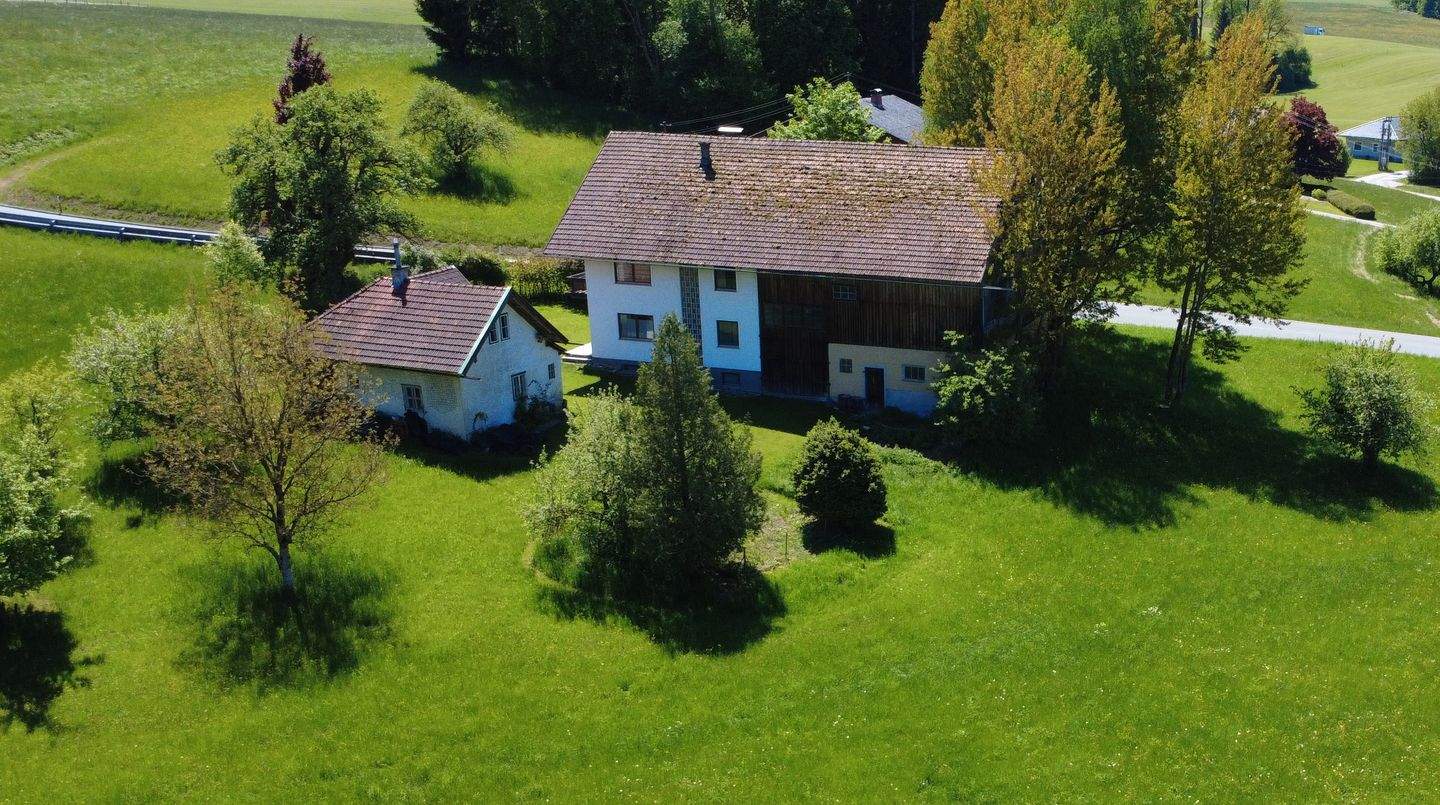 7 rooms House in Weissenkirchen im Attergau, Austria No. 212290