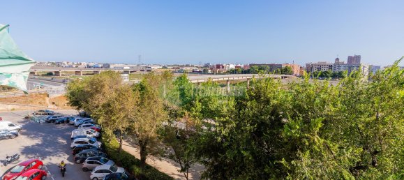 3 bedrooms Apartment in Valencia, Spain No. 171758 2