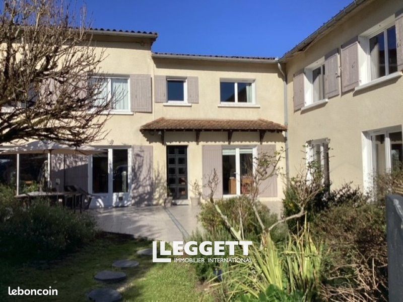 5 bedrooms House in Chalais, France No. 340934