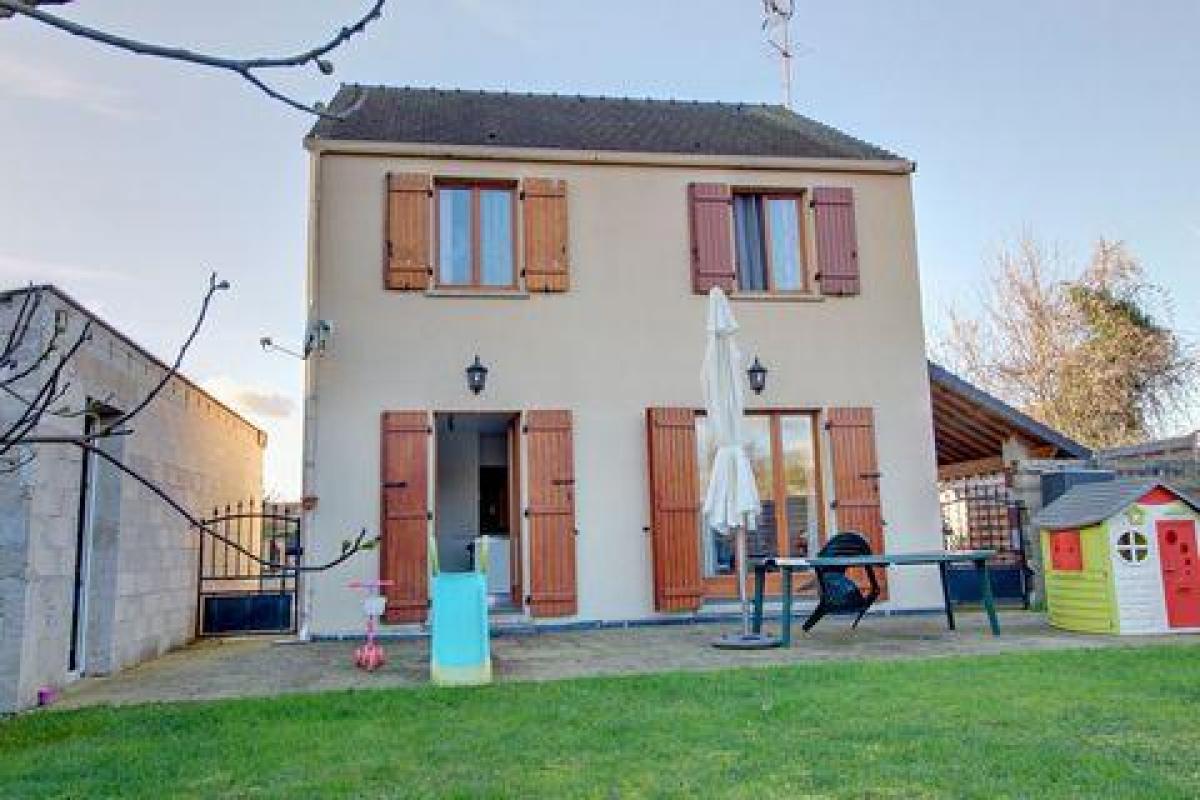 4 bedrooms House in Maurecourt, France No. 31253