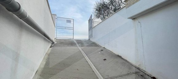 Almacén de 2 habitaciónes en Manfredonia, Italy No. 28058 8