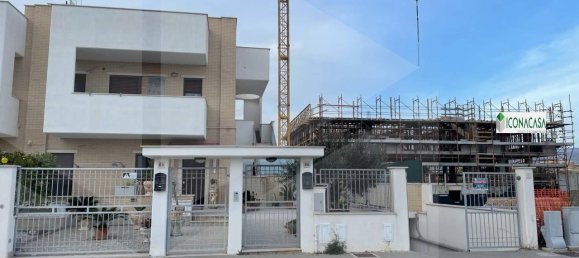 Almacén de 2 habitaciónes en Manfredonia, Italy No. 28058 3