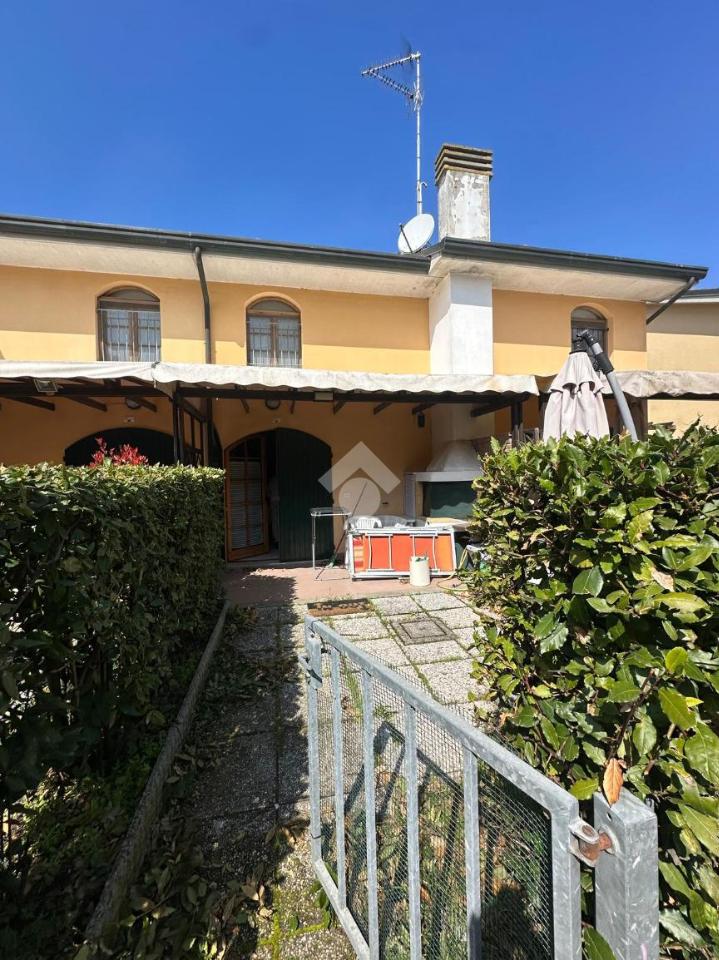 Casa de 3 habitaciónes en Ravenna, Italy No. 41042