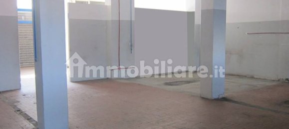 1-Zimmer Gewerbliche Immobilie in Lucca, Italy, Nr. 135112 11