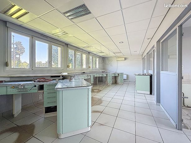  عقار تجاري في Danjoutin, France 98متر مربع رقم 356673