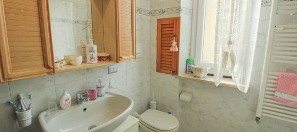 3 rooms Apartment in Genoa, Italy No. 67182 20