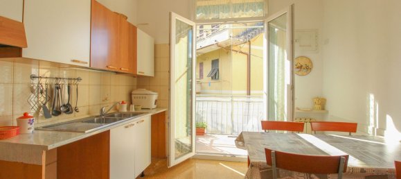 3 rooms Apartment in Genoa, Italy No. 67182 9