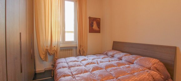 3 rooms Apartment in Genoa, Italy No. 67182 11