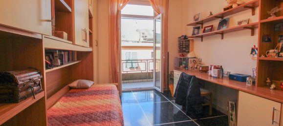 3 rooms Apartment in Genoa, Italy No. 67182 7