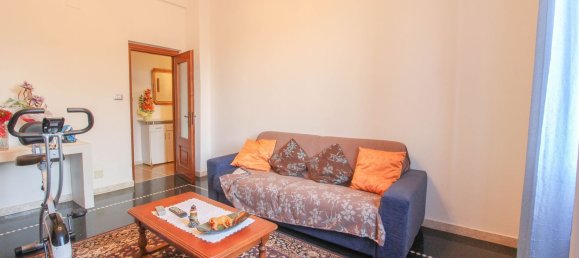 3 rooms Apartment in Genoa, Italy No. 67182 4