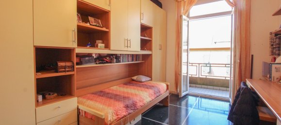 3 rooms Apartment in Genoa, Italy No. 67182 8