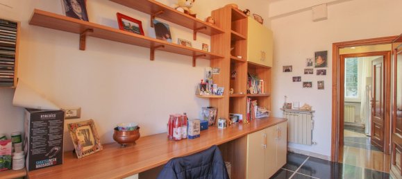 3 rooms Apartment in Genoa, Italy No. 67182 6