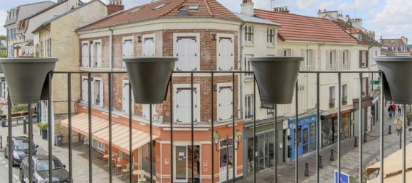 Квартира с 3 спальнями в Пуасси, Франция № 349231 4