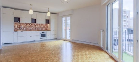 Квартира с 3 спальнями в Пуасси, Франция № 349231 3