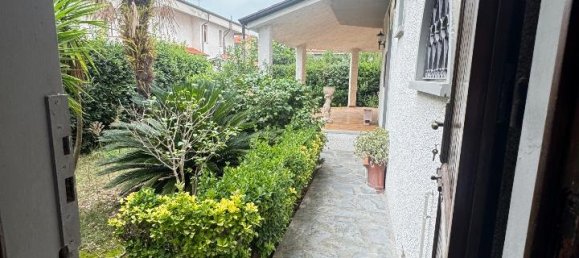 Villa de 9 habitaciónes en Viareggio, Italy No. 68670 20