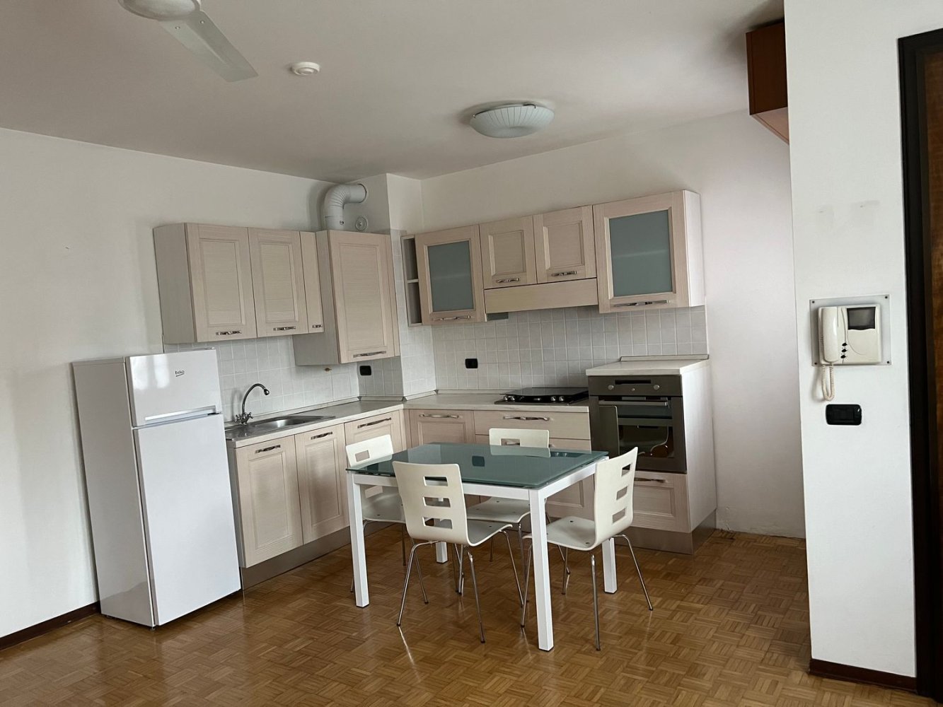 2 Schlafzimmer Wohnung in San Giuliano Milanese, Italy, Nr. 392530