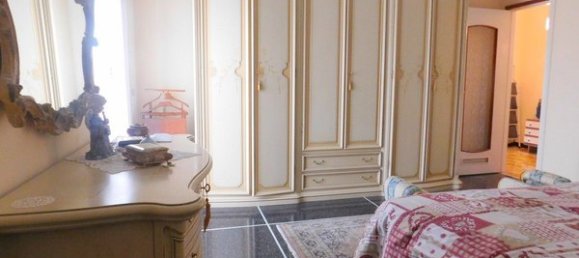 5 rooms Apartment in Savona, Italy No. 94905 26