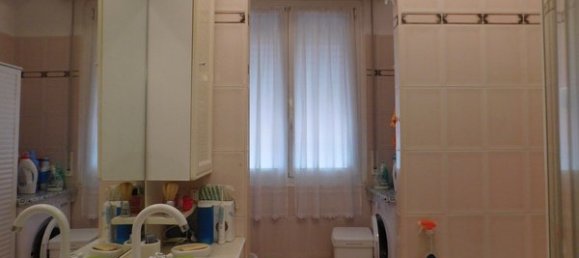 5 rooms Apartment in Savona, Italy No. 94905 10