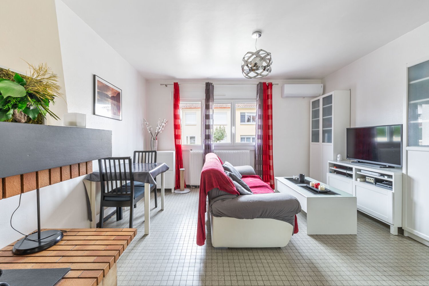 3 bedrooms House in Villenave-d'Ornon, France No. 104284