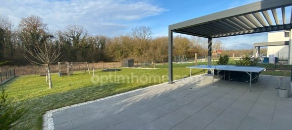 3 bedrooms Villa in Saint-Louis, France No. 39861 4