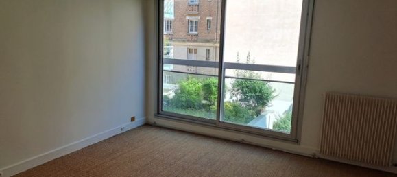 Studio in Paris, France No. 312599 2