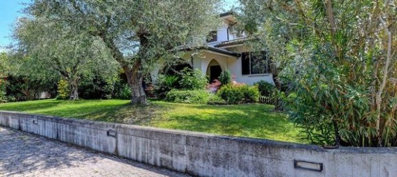 9 rooms Villa in Sirmione, Italy No. 129617 8