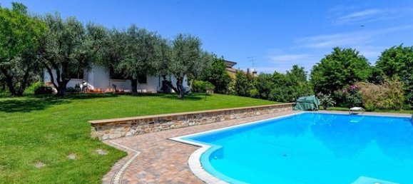 9 rooms Villa in Sirmione, Italy No. 129617 11