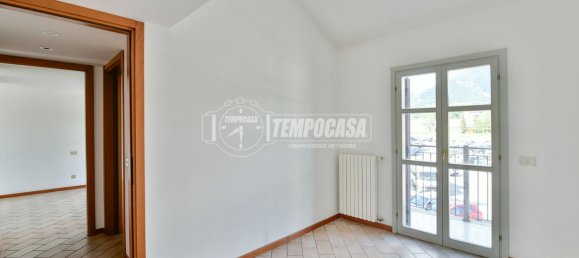 3-Zimmer Penthouse in Erba, Italy, Nr. 293675 9
