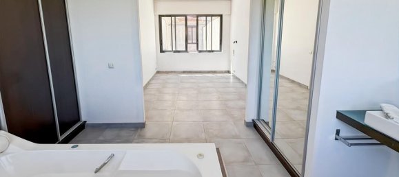 3 bedrooms House in Cannes, France No. 292546 4