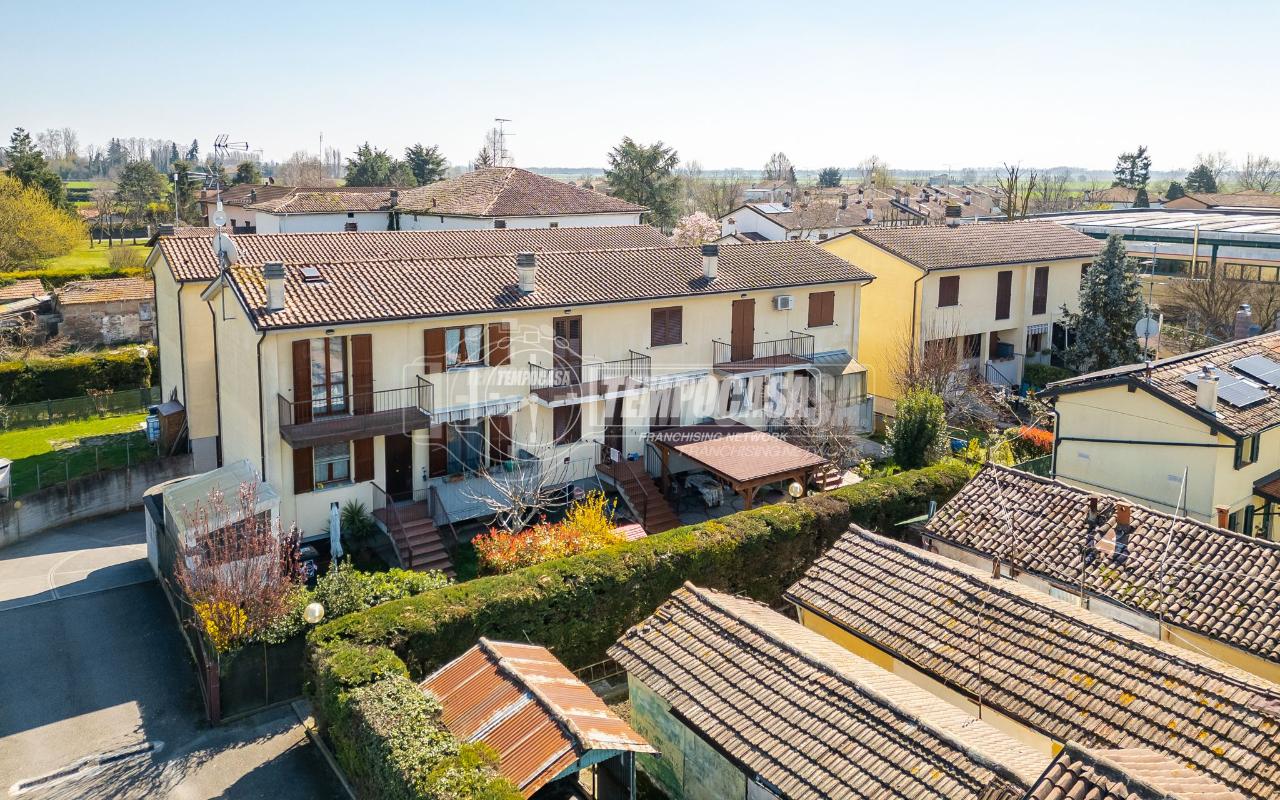 Casa de 4 divisões em San Pietro in Casale, Italy N.º 14626