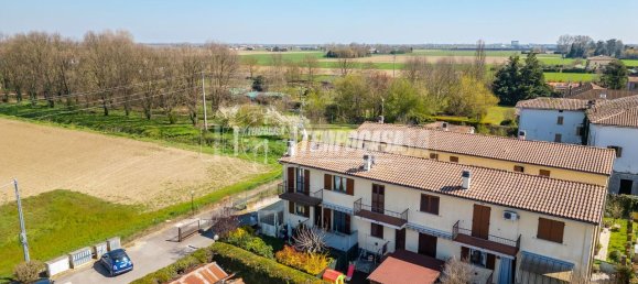 Casa de 4 divisões em San Pietro in Casale, Italy N.º 14626 6