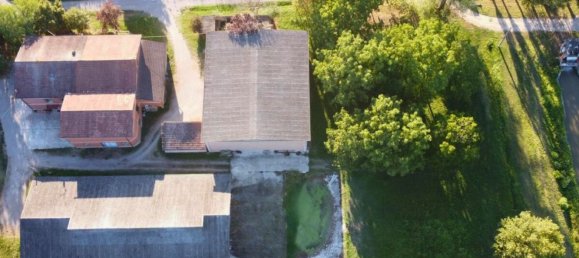 1630m² Commercial property in Campegine, Italy No. 258075 9