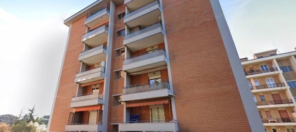 5 rooms Apartment in Perugia, Italy No. 263271 2