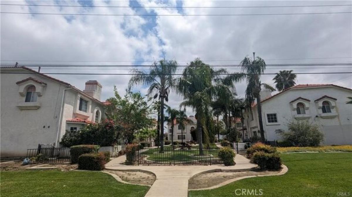 2 bedrooms House in Pomona, USA No. 400237