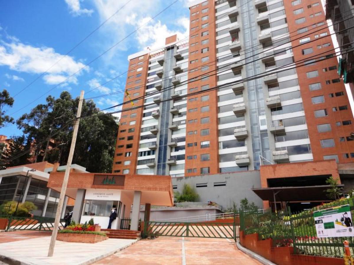 Casa de 3 dormitorios en Bogotá, Colombia No. 13848