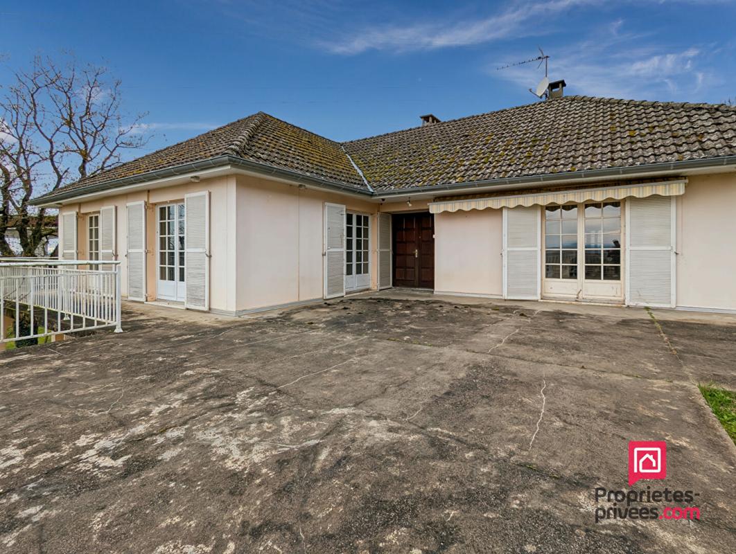 Casa de 5 dormitorios en La Boisse, France No. 195453