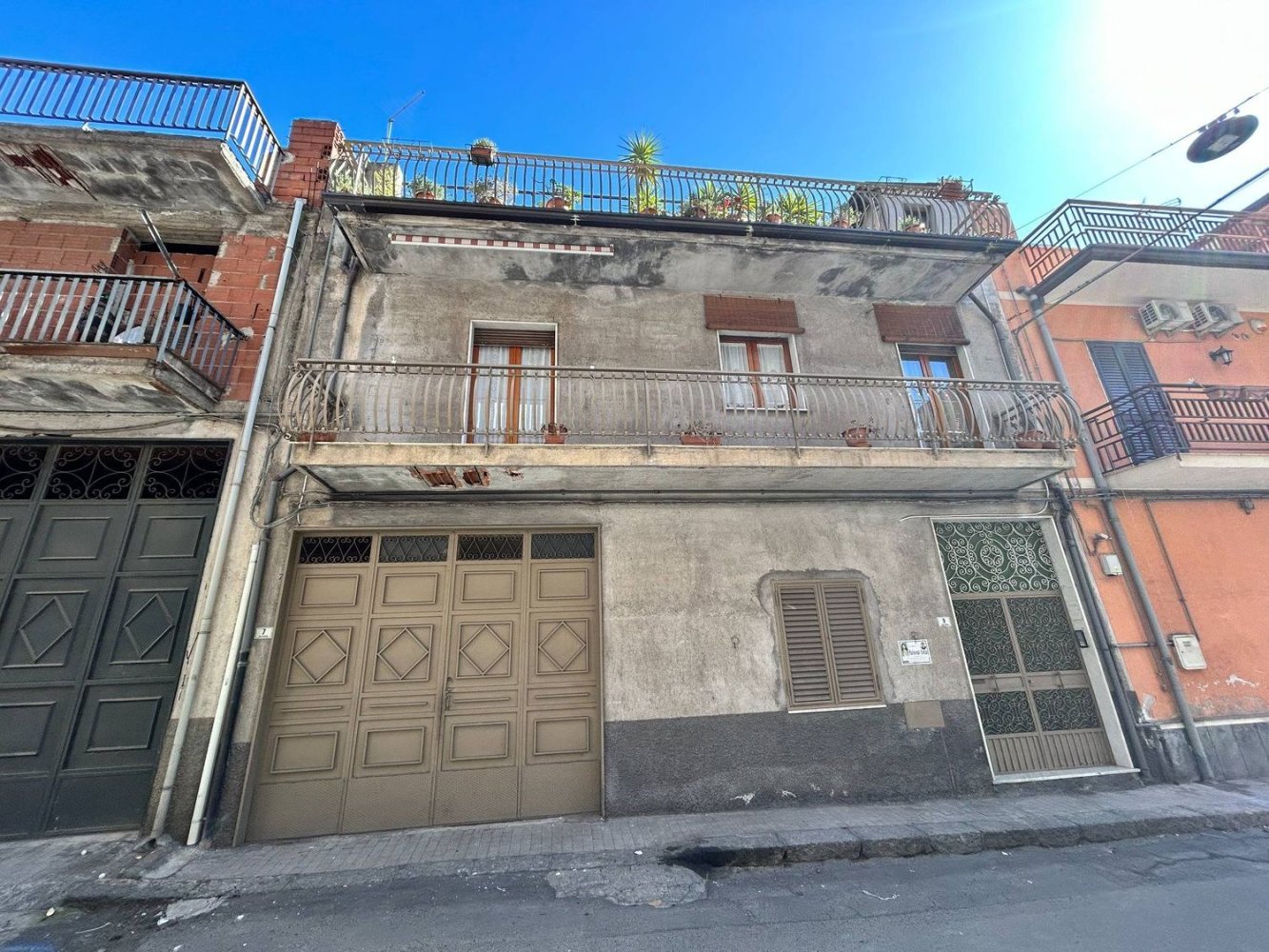 Casa de 5 habitaciónes en Paternò, Italy No. 259704