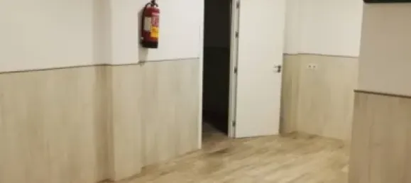 94m² Commercial property in Fuengirola, Spain No. 140384 6