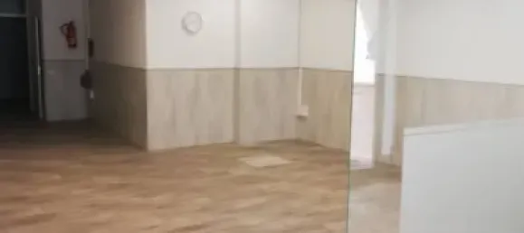 94m² Commercial property in Fuengirola, Spain No. 140384 3